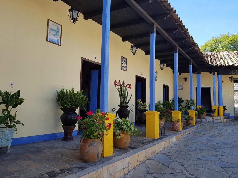 Hotel Lirice Colonial Comitan de Dominguez Exterior photo